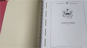 Tillbehör, USA. Tomt Leuchtturm förtrycksalbum 1847-1935 med fabriksmonterade plastfickor och kassett. Ingår blad