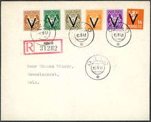 6 valører av V-merkene på en rekommandert konvolutt, stemplet "Oslo 15.8.41". Dette er 1. dag for 1-, 2-, 3-, 12- og 14 øren. Dvs. alle uten 7 øren.