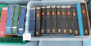 POSTENS FDC 1977-2020 i 12 Davo permer + 2 ubrukte permer. Ikke sjekket om det er komplett, men antagelig fra abonnement. Noe annet er satt inn innimellom. Vekt 18,6 kilo