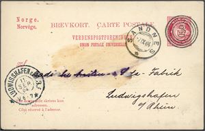 10 øres brevkort, anert med 4-rings "660" (Brukt som Hjelpestempel på Gjerdal p.å., RO) og ved siden stemplet "Sandnes 7.11.04" og ankomststempel "Ludwigshafen" i Tyskland. Et fettmerke midt på skjemmer ingen av stemplene.