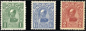 93/95. Haakon kronemerker 1909 i komplett serie. 1 kronen med attest. (13.400,-).