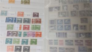 TJECKOSLOVAKIEN samling **/* i liten insticksbok. (Mi drygt € 700)