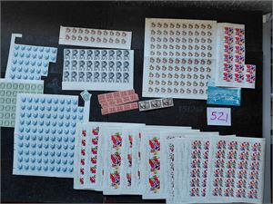 Diverse postfriske merker inkl 14 ubrettede helark OL-merker. Pålydende ca 2385 kroner