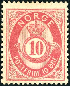 36. 10 øre skravert Posthorn 1879. Deler av lim i nedre halvdel. Signert FCM.