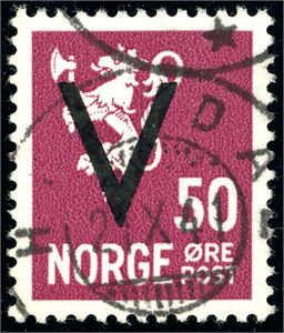 272. 50 øre v med vannmerke, stemplet "Hakadal 21 10.41". Signert både FCM og Aune.