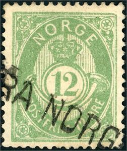 44. 12 øre mattgrønn, annullert med linjestempel "Fra Norge". Meget fargefriskt merke.