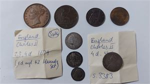 ENGLAND litet parti inklusive 4 st silvermynt Charles II samt några kopparmynt Victoria. Blandad kvalitet
