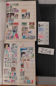 FRANKRIKE xx postfriske merker 1960-99 på 4 plansjesider + noen miniark utenom.