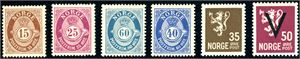 Norgessamling 1909 til 1997 inkludert Tjeneste- og Portomerker i et Norsk Verdi-album i 4 bind.