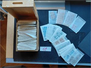 SVERIGE xx postfriskt poser i kartotekboks av tre 1890-tallet til 1970-tallet. Mengder av merker. Bør kikkes på, vekt 2,5 kilo