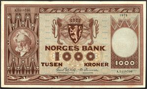 1000 kroner 1973, serie A.5118706. et ørlite hakk oppe ved høyre midtbrett. 1/1-