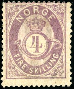 19 Ic. 4 skilling Posthorn i matt fiolett farge. (5.500,-).