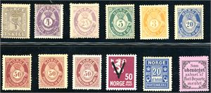 Norgessamling til 1989 i et Leuchtturmalbum. Bra besatt.
