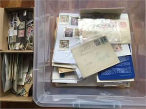 Brev fra flere land, norske FDC og 2 esker med vaska merker, 1 med Norge og 1 utland. Vekt 5,8 kilo