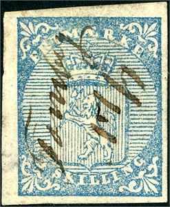 1. 4 skilling Våpen 1855, annullert med håndskrevet "Tønsberg". En svak brekk i øvre venstre hjørne, berører kun margen, og sees knapt. To normale- og to smale marger. Attest Aune.