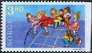 1339. Kr 3,80 Barneleker 1998 variant "Utagget i høyre side". Lettstemplet. Eneste kjente eksemplar som er ordinært brukt.