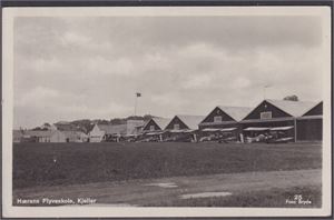 Hærens Flyveskole, Kjeller (Byrde,25)  St. Lillestrøm 5-IX-36 .  6 fly stilt opp.