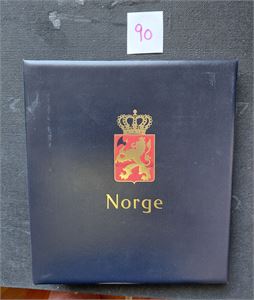 Davo album Norge bind II med noen nyere albumark + ark for miniark og tjenestemerker. Noen merker satt inn. Flere praktstemplet