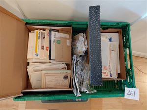 DANMARK/SVERIGE Masse brev og noe klipp i kasse. Vekt 5,5 kilo