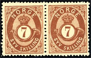 21 III. 7 skilling Posthorn i horisontalt par. (4.200,-).