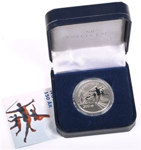 Mynt 200 kr 2011 Norsk Idrett 150 år. Kvalitet proof 16,85 gram .925 sølv. Med eske og sertifikat.