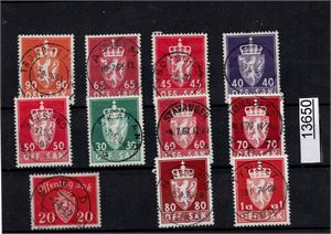 TJENESTE Fine stempler på 11 merker. GI BUD!