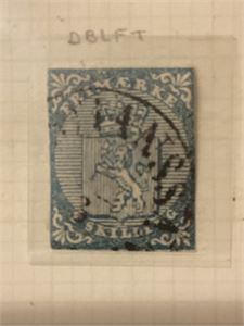 Norgessamling NK 1 til NK 117 stemplet på albumsider.  Mangler NK49-64 (20mm og Centraltrykkeriet).  For øvrig overkomplett samling på albumsider.  Flere pene NK1 , bl.a. en smal utave med Dobbeltfoten stemplet Christianssand.   Kroneprovisorier og Haakon 1907 og 1909 komplett.    Høy verdi