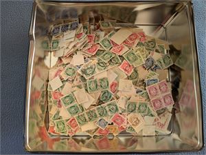 POSTHORN, Massevare, boks med masse posthornmerker, ikke bare 1909-serien.