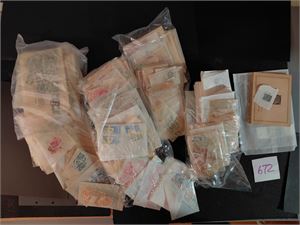 Tusenvis av vaska merker i poser. Helt usjekket av oss, har stått i 25 år. Vekt 1,7 kilo