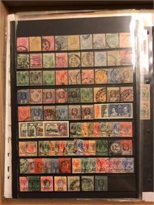 Br. Kolonier Lot med en del Britiske kolonier i eske. På plansjer og insikkskort.  Fra BO med funnmulighter!