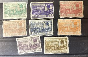 TYRKIA x Mi 799-806, 1924 komplett serie. 50pi med feil oppe (€ 300)