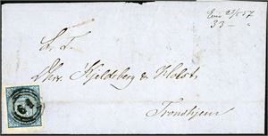 1. 4 skilling våpen 1855 på komplett brev, anert med nummersstempel "61" (Evje, AA, 10 pkt) og ved siden håndskrevet "Evje 23.5.57". Transittstempel "Christianssand" på baksiden. En horisontal arkivbrett går gjennom merket.