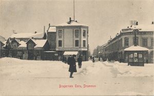 Drammen, Bragernæs Torv.  Fint og uvanlig vintermotiv (M&Co,13)  UB smpf.