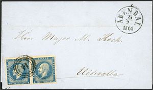 4. 8 skillings porto til Sverige. 4 skilling Oscar i horisontalt par på brevomslag til Uddevalla, anert med nummerstempel "14", og ved siden stemplet "Arendal 24.2.1861".
