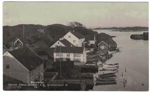 BRÆKKESTØ (Fotomagasinet. Kr. Sand 22). Ubrukt, et par rustflekker bak