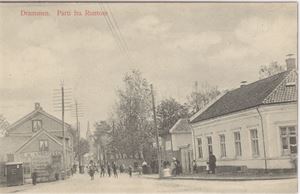 Drammen, Parti fra Runtom (EJ,3177) UB kort med barn i gata