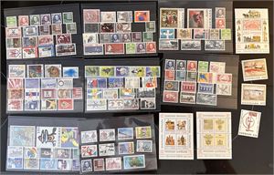 DANMARK Postfriske merker på plansjer