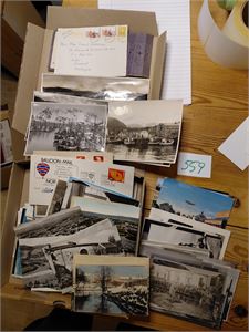 Diverse kort og brev i eske. Noen fotografier.
