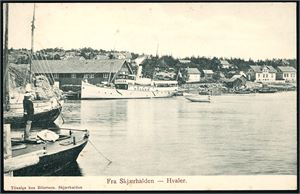 Drøyt 400 postkort i småformat, hvor 140 er norske stedskort og 20 er norske kunstnerkort med signatur.