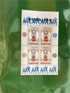 Gibraltar.  Album med stor mengde miniark / blokker ** fra Gibraltar.