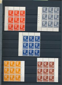 xx samling Nk 330-800. Komplett i perioden i postfriske 9-blokker i strøken kvalitet inkl vanskelige løvemerker, kronemerker Haakon, små Haakon og Olav, Nordkapp, NORWEX ++. Enorm katalogverdi (Hk ca 90000)