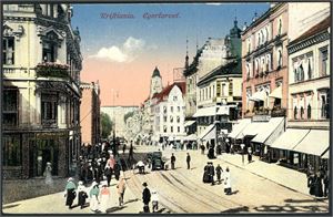 Kristiania/Oslo. Drøyt 700 postkort i småformat, de fleste med sentrumsnære motiver.