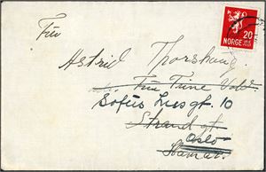 205. 20 øre Løve på konvolutt, utydelig stemplet og sendt til Hamar, der konvolutten er omadressert til Oslo. Baksiden påsatt hvit sensurstripe "Kontrollert" (Lillehammer-sensuren).