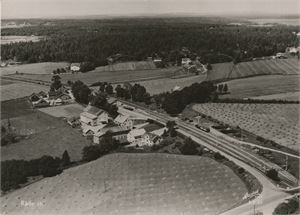 Postkort jernbane RÅDE stasjon (ØF) A6 s/h (Harstad 2.B.25) stemplet Østfoldbanen V.L. TA 1959