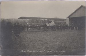 Fly "Olav Trygvasøn's" Start 26.3.1914  UB.   Fly , Hangar og mye folk!  Topp kort!