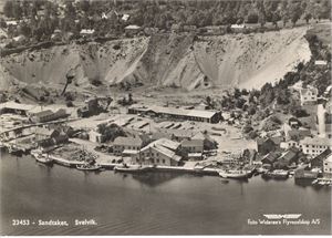 Svelvik, Sandtaket (Widerøe,25453) S/H storf. st. Svelvik 29-VIII-52