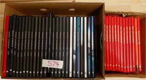 POSTENS ÅRBØKER 1988-2024 (2 stk av 1989-90) i 2 kasser. Kostpris ca 16000 kroner da de var nye, vekt 30 kilo.