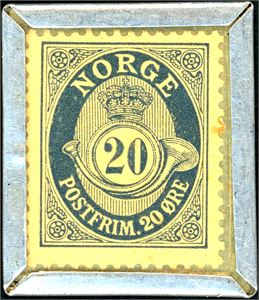 20 øre Posthorn i kapsel fra "Marcovitch Cigaretter. Zenith Con Amore vanity Fair". Også et fransk betalingsmerke med en 10c i kapsel fra Savon Bentifrice de Botot" (De drev med bl.a. Såpe og tannpasta).