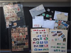 Diverse oppsop inkl gamle helsaksklipp og noen mapper fra Samlerhuset som sikkert har kostet mye i innkjøp. Vekt 1,4 kilo