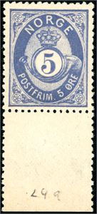 24 IIa. 5 øre skravert Posthorn med arkrand ende. Signert FCM. (1.300,-).